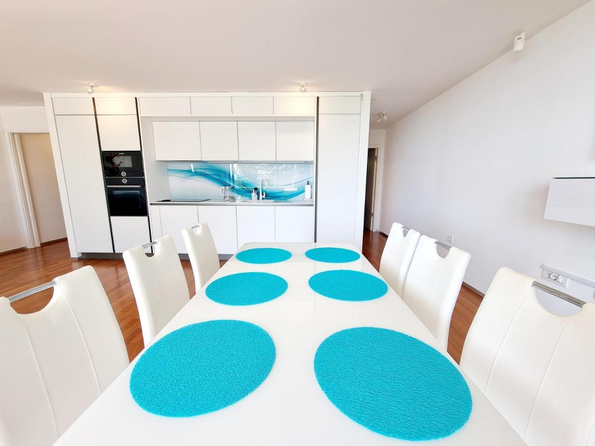 Vip Apartment Порторож Екстериор снимка