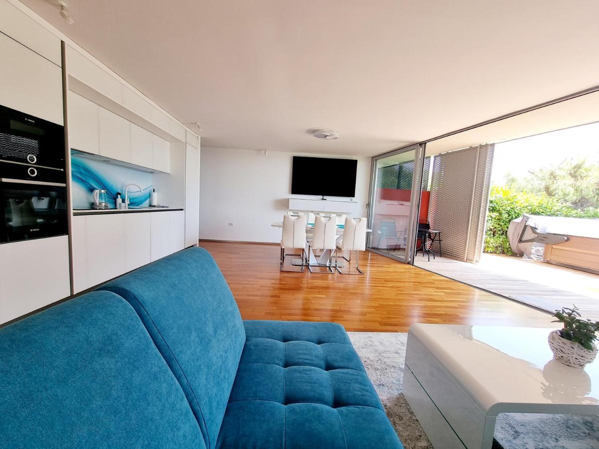 Vip Apartment Порторож Екстериор снимка