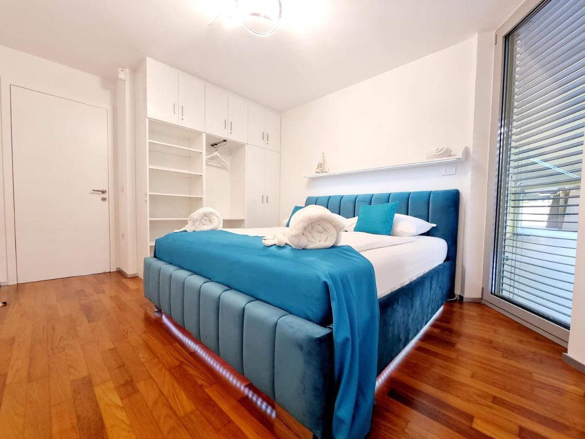 Vip Apartment Порторож Екстериор снимка