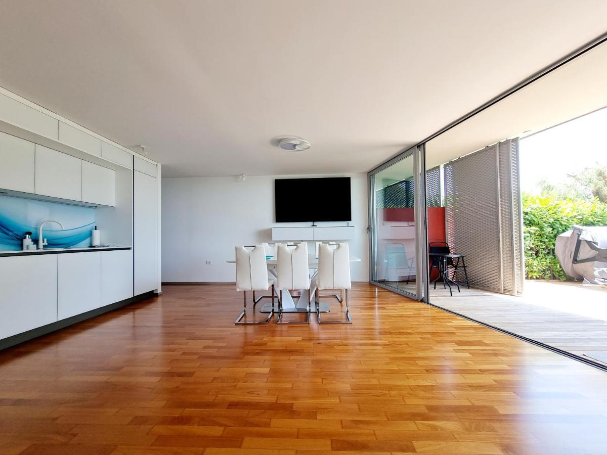 Vip Apartment Порторож Екстериор снимка